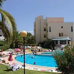 アパートホテル Clube Alvorferias 3*